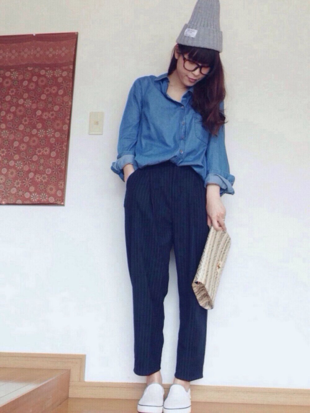「前田ケイン、ボリュームパンツ、デニムシャツ、スリッポン、若作りサークル、WEARママ部、4月WEARデニムファン感謝祭、GU族」｜「OLD NAVYのアイテム（シャツ/ブラウス、ブルー系）」を使った、shimaさん（レディース・164cm）の春コーディネートの1枚目の写真