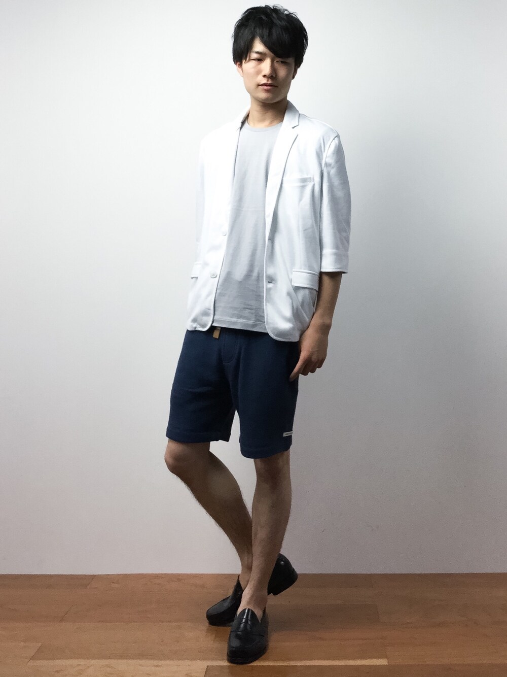 武井一輝さんの「最高級綿スーピマコットンクルーネックTシャツ（AKM Contemporary）」を使ったコーディネート