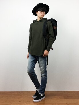 「MONKEY TIME（モンキータイム）のアイテム（パーカー）」を使った、武井一輝さん（メンズ・173cm）の秋コーディネート
