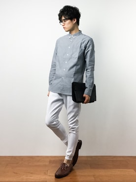 「styles（スタイルス）のアイテム（パンツ）」を使った、武井一輝さん（メンズ・173cm）の秋コーディネート