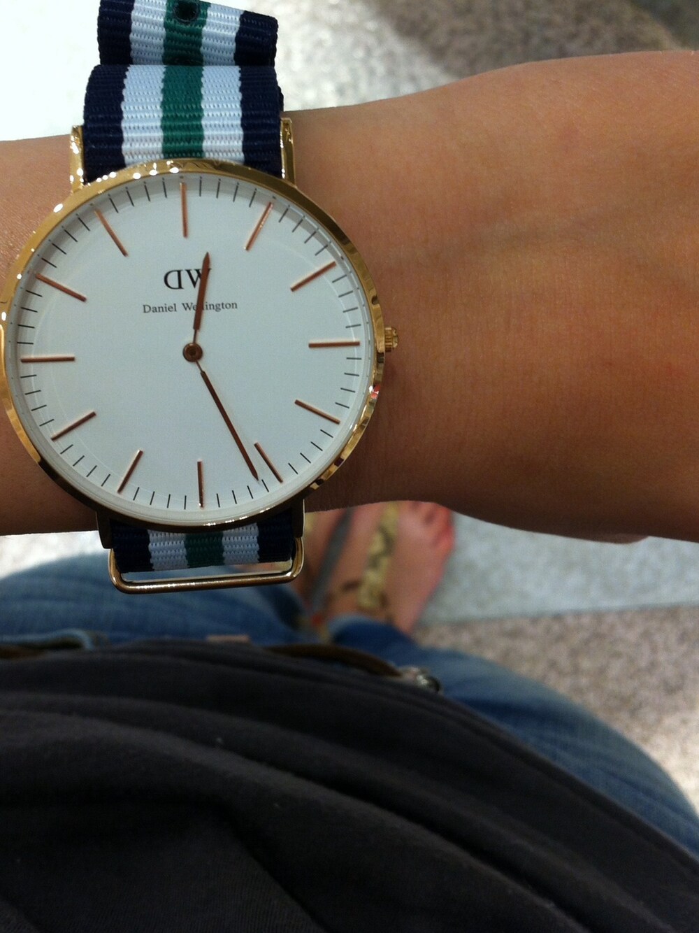 「ナイロン、時計、腕時計、Daniel Wellington」｜「Daniel Wellingtonの腕時計（アナログ腕時計、グリーン系）」を使った、TIME&TABLEさん（レディース・153cm）の夏コーディネートの1枚目の写真