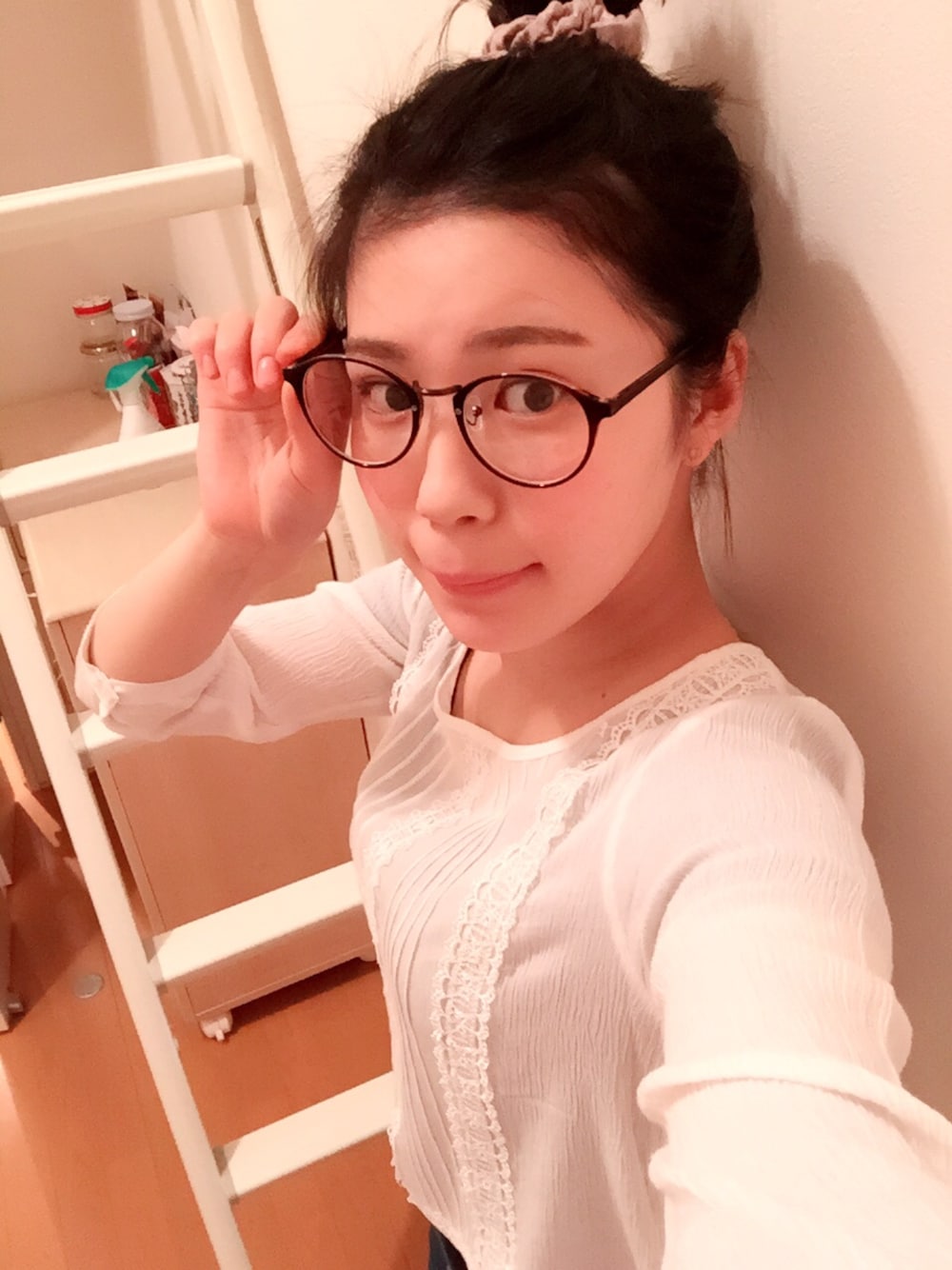 「おだんごヘアー」｜「archivesのアイテム（キャミソール、ブラック系）」を使った、pyonchiさん（レディース・161cm）の春コーディネートの1枚目の写真