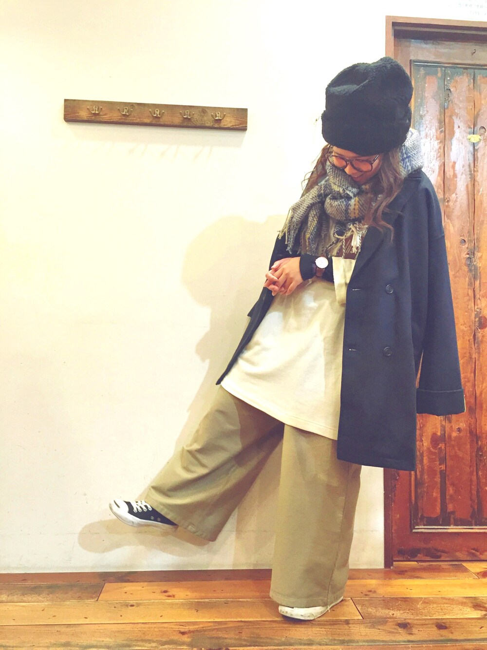 「ootd、casual、カジュアル、キューブシュガー、CUBE SUGAR、ワイドパンツ、ワイドシルエット、大人カジュアル、オーバーサイズ、だぼだぼ」｜「CUBE SUGARのモッサ ダブルテーラードコート（テーラードジャケット、ブルー系）」を使った、Mayuka Yamamotoさん（レディース・162cm）の冬コーディネートの1枚目の写真