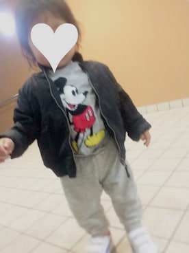 「PUMA（プーマ）のアイテム（スニーカー、ホワイト系）」を使った、Aさん（キッズ）の冬コーディネート