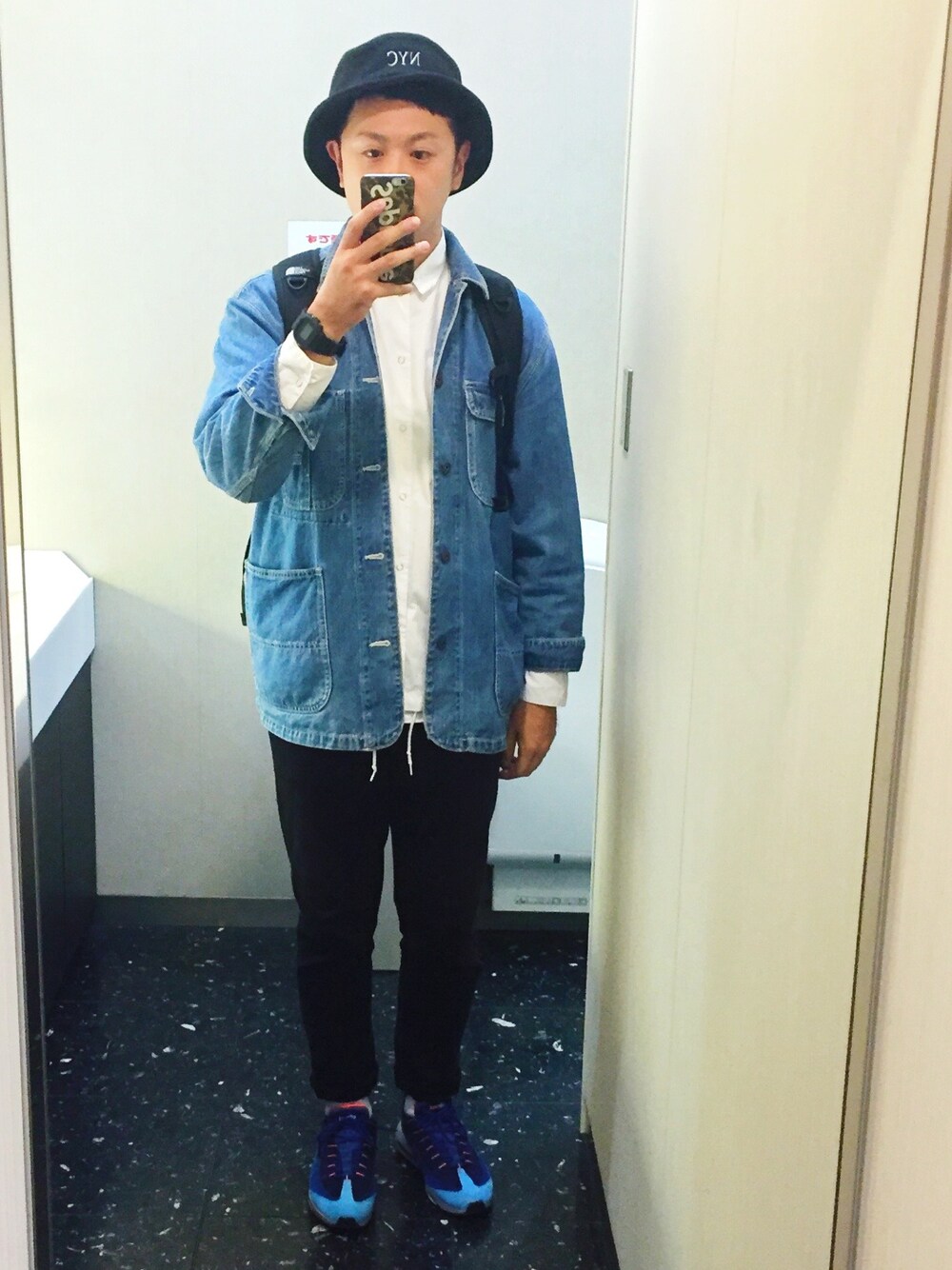 「AIR MAX、古着、ユニクロ、G-SHOCK」｜「UNIQLOのアイテム（その他パンツ、ブラック系）」を使った、エンドウSUNさん（メンズ・177cm）の秋コーディネートの1枚目の写真
