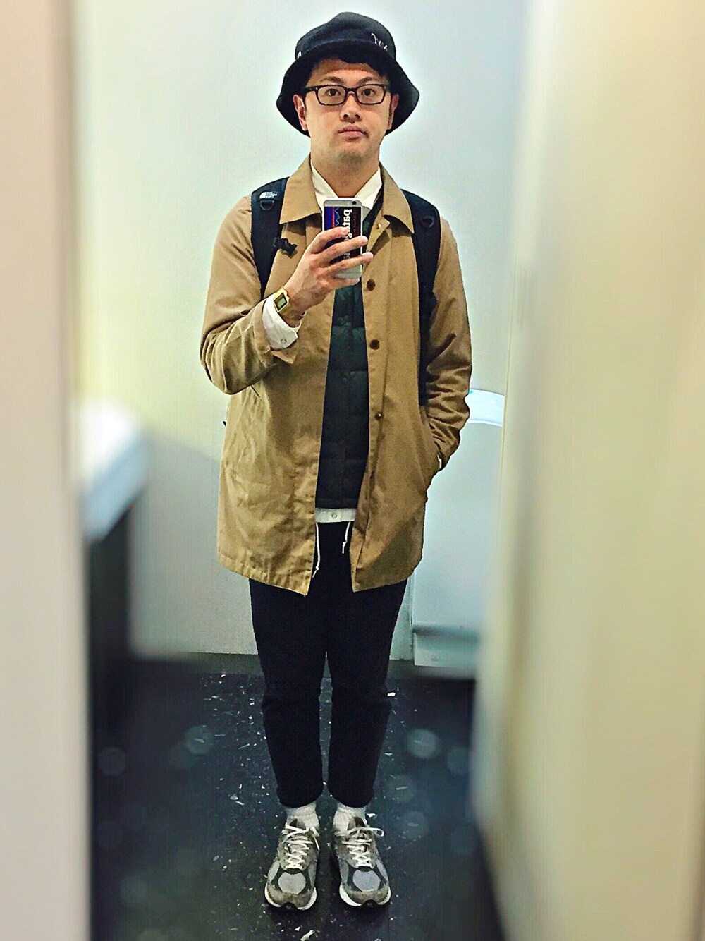 「ユニクロ、New Balance、Champion、CASIO、ray ban」｜「NEW BALANCEのNEW BALANCE/ニューバランス　W990 GL3（スニーカー、グレー系）」を使った、エンドウSUNさん（メンズ・177cm）の秋コーディネートの1枚目の写真
