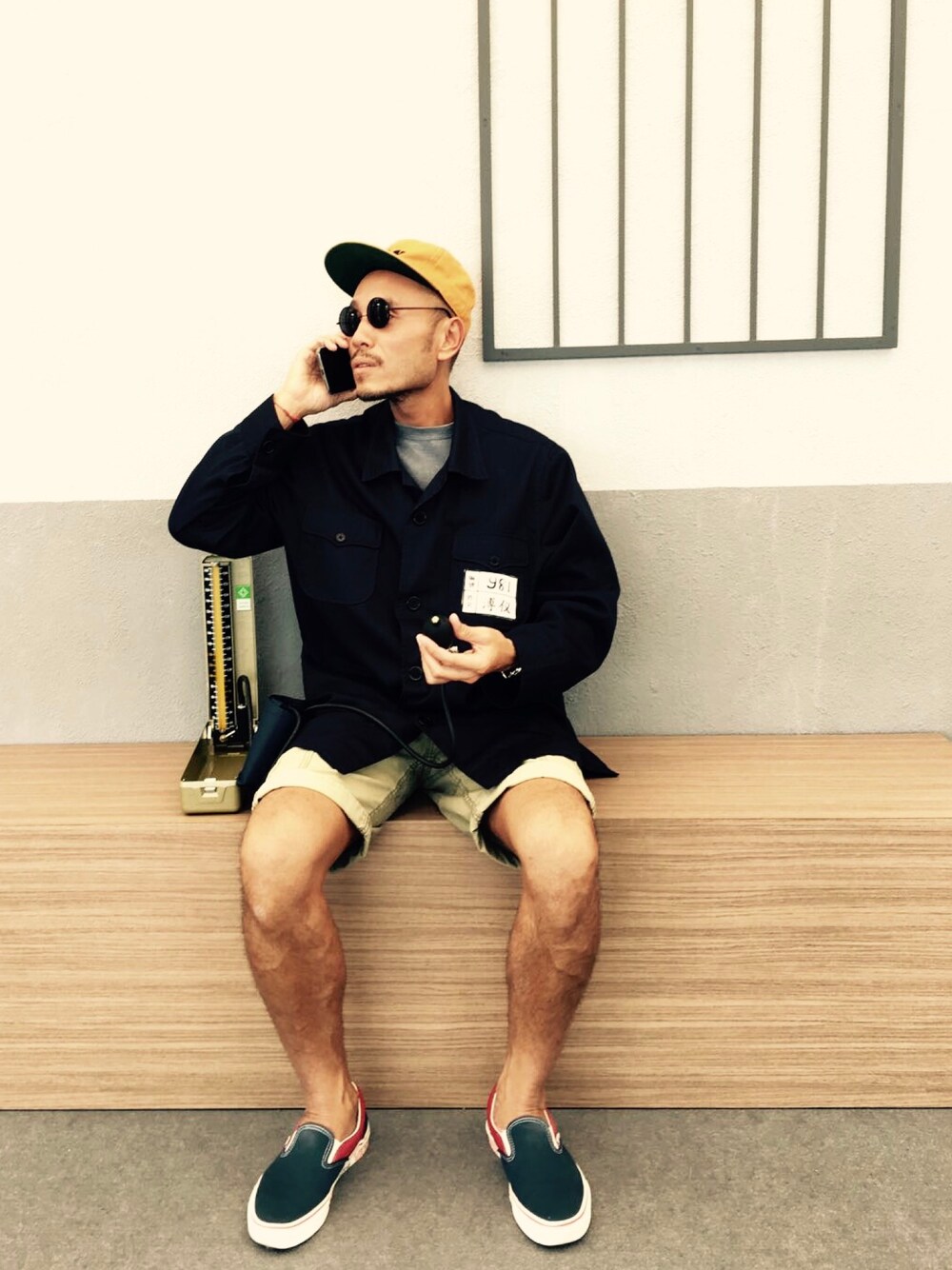 「秋のコーデ、大人カジュアル、VANS」｜「USEDのアイテム（テーラードジャケット、ブルー系）」を使った、Brianさん（メンズ・180cm）の秋コーディネートの1枚目の写真