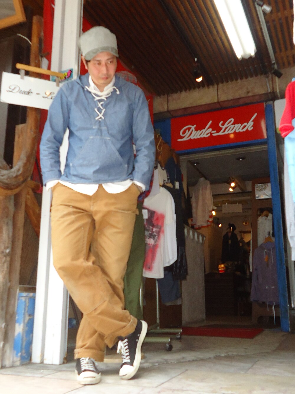 「アメカジ、carhartt、ハマダー、Pherrow's、15jyugo、通勤codeフェス、アメカジ万歳」｜「Pherrow'sの小窓①　通勤時コーデ（ＦＲＯＮＴ　ＳＴＹＬＥ）（ベスト、グリーン系）」を使った、デュードランチたっちゃんさん（メンズ・187cm）の春コーディネートの1枚目の写真