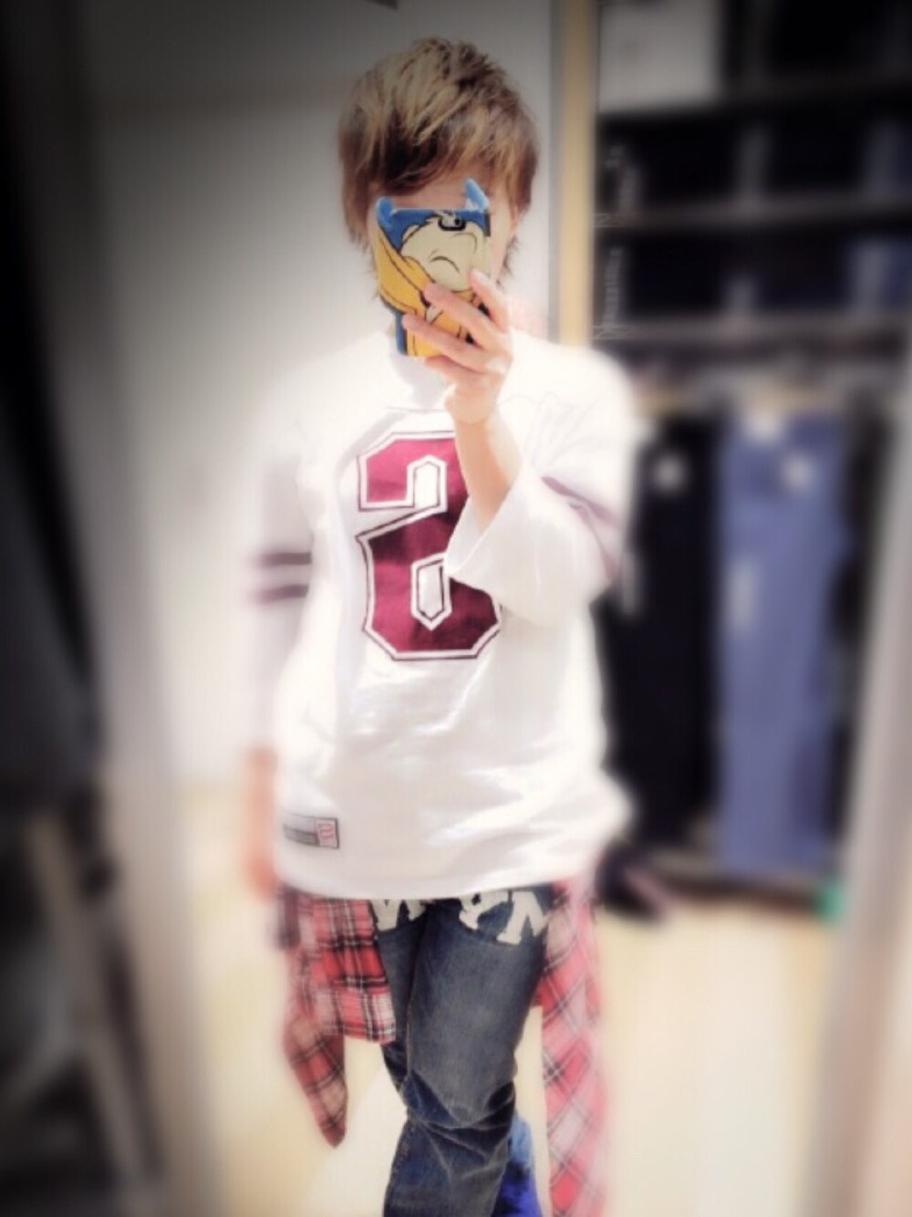 「トミー、ステューシー」｜「STUSSYのアイテム（Tシャツ/カットソー、ホワイト系）」を使った、愛梨奈（えりな）✝さん（レディース・161cm）の春コーディネートの1枚目の写真