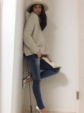 「ZARA（ザラ）のアイテム（ニット/セーター、ホワイト系）」を使った、KAORIさん（レディース）の冬コーディネート