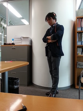 「RE.ACT（リアクト）のアイテム（アクセサリー）」を使った、山手　剛人さん（メンズ・176cm）の秋コーディネート
