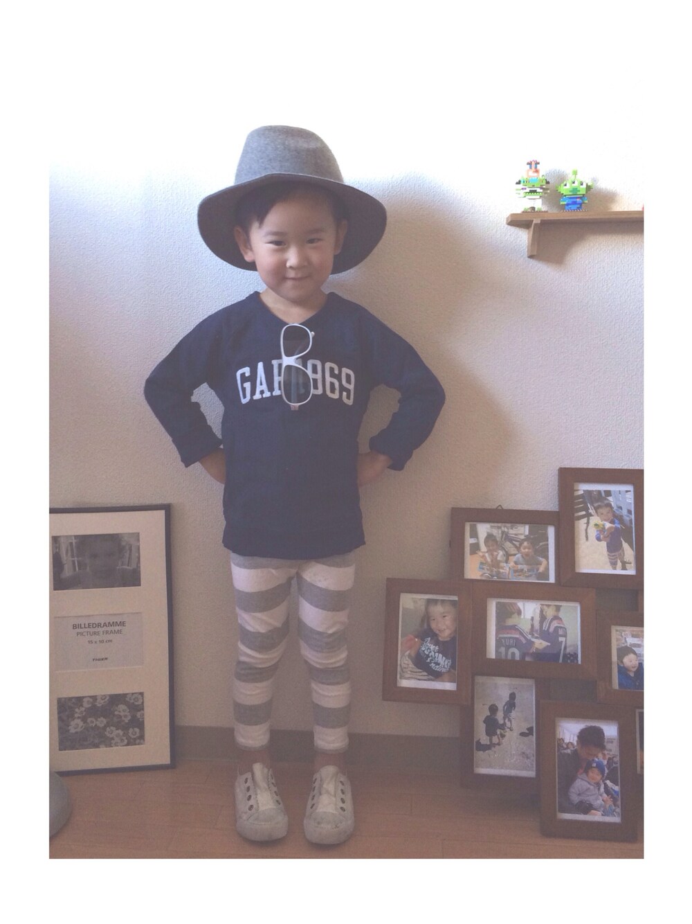 「ハツト、ボーダー、レギンス」｜「GAPのアイテム（Tシャツ/カットソー、ブルー系）」を使った、neru0504さん（キッズ・90cm）の秋コーディネートの1枚目の写真