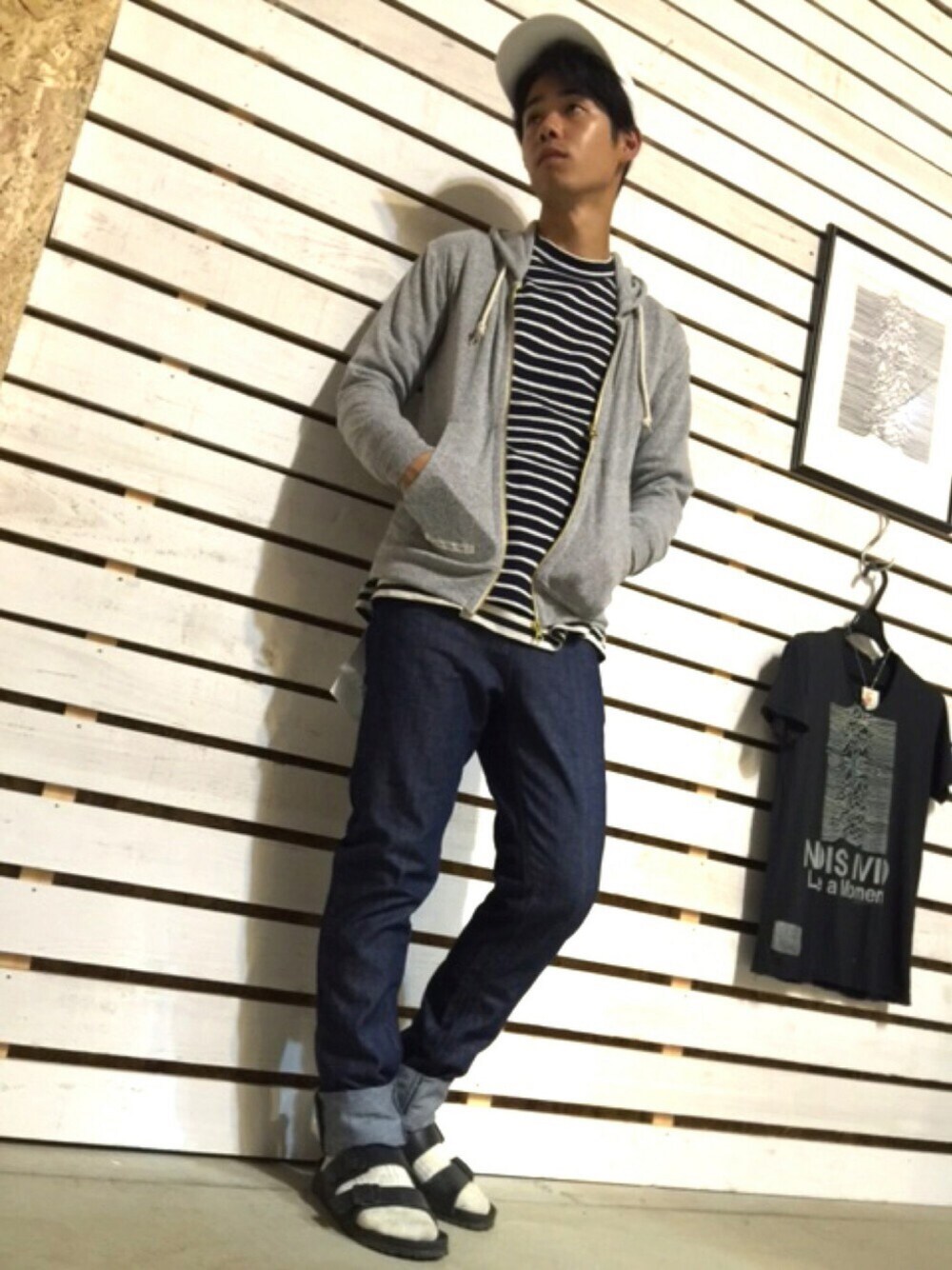 「カジュアル、rovtski」｜「rovtskiのTPU天竺ZIPパーカー（パーカー、グレー系）」を使った、ZOZOさん（メンズ・168cm）の秋コーディネートの1枚目の写真