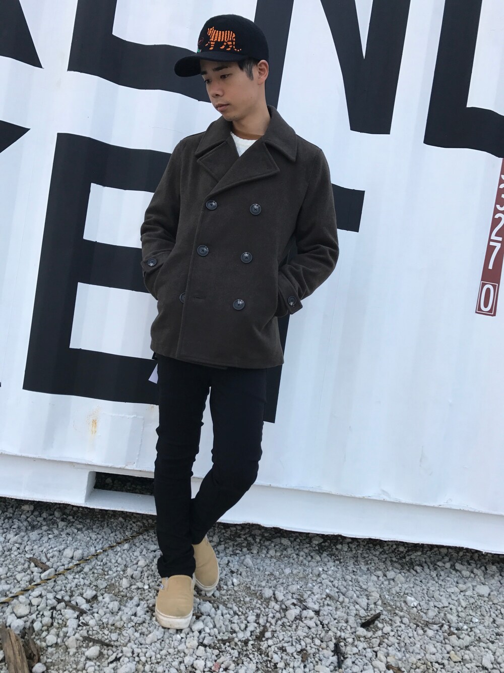 「秋のコーデ、スキニー、スリッポン、キャップ、ピーコート、ニット」｜「rovtskiのモッサウール ピーコート（ピーコート、グリーン系）」を使った、ZOZOさん（メンズ・168cm）の秋コーディネートの1枚目の写真