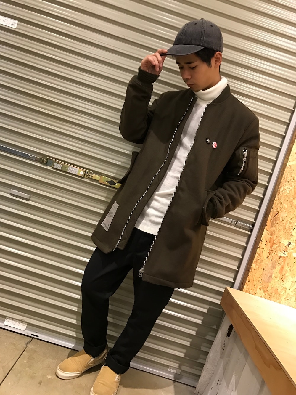 「カジュアル、冬コーデ、ストリート、キャップ、スリッポン、rovtski、サルエルパンツ」｜「rovtskiのメルトンロングMA-1コート（MA-1、グリーン系）」を使った、ZOZOさん（メンズ・168cm）の秋コーディネートの1枚目の写真