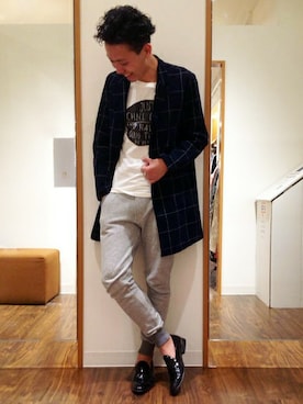 「ウィンドウペン」｜「アイテム（チェスターコート）」を使った、DaWaWaさん（メンズ・175cm）の冬コーディネート