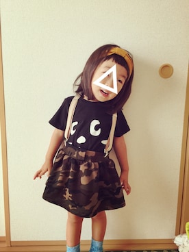 「Ne-net（ネネット）のアップにゃーT（Tシャツ/カットソー、ブラック系）」を使った、Miiiiiさん（キッズ・100cm）の秋コーディネート