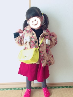「しまむら（シマムラ）のアイテム（ジャケット/アウター、ベージュ系）」を使った、Miiiiiさん（キッズ・100cm）の冬コーディネート