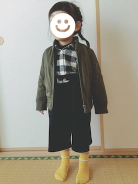 「UNIQLO（ユニクロ）のアイテム（シャツ/ブラウス、ブラック系）」を使った、Miiiiiさん（キッズ・100cm）の冬コーディネート