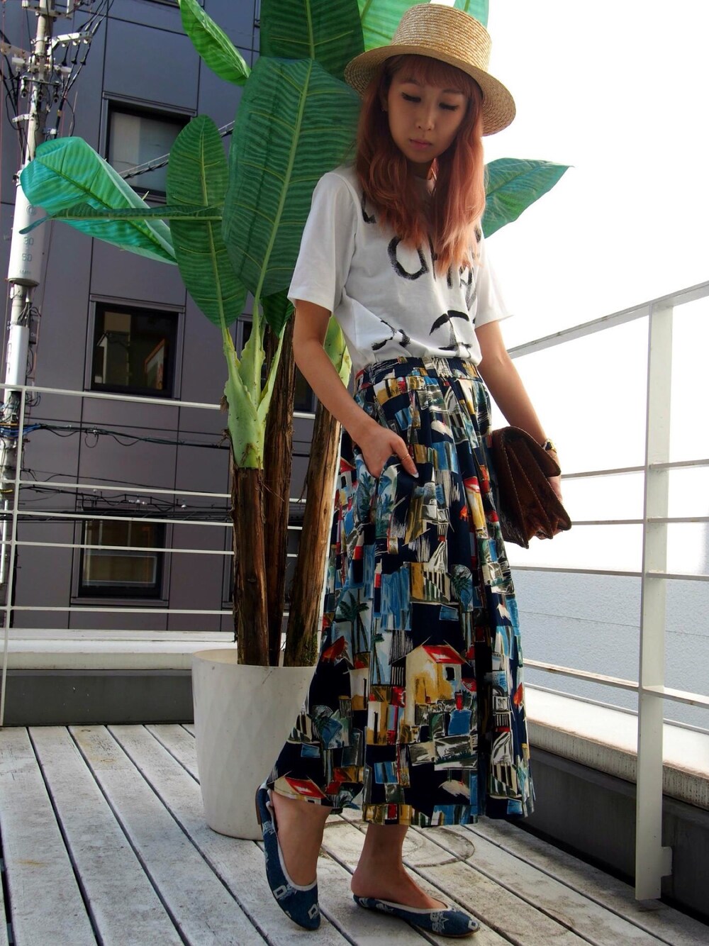 「ドルチェ＆ガッバーナ、スカート、GALLERIE、used」｜「GALLERIEのアイテム（スカート、ブルー系）」を使った、Asuka Yamasakiさん（レディース・160cm）の夏コーディネートの1枚目の写真