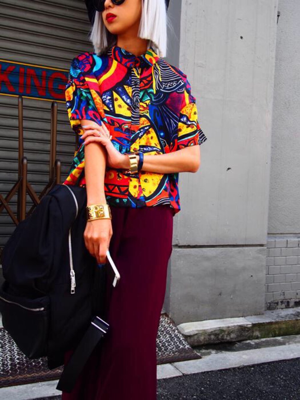 「GALLERIE、CUBRUN、派手、カラフル」｜「GALLERIEのアイテム（バックパック/リュック、ブラック系）」を使った、Asuka Yamasakiさん（レディース・160cm）の夏コーディネートの1枚目の写真