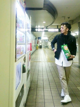 虫コロリけんたさん（メンズ・181cm）の春コーディネート