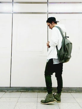 虫コロリけんたさんのコーディネート