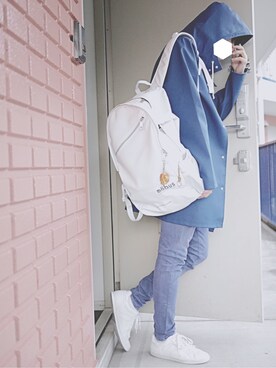 「青×白」｜「アイテム（ステンカラーコート）」を使った、たろーさんさん（メンズ・169cm）の秋コーディネート
