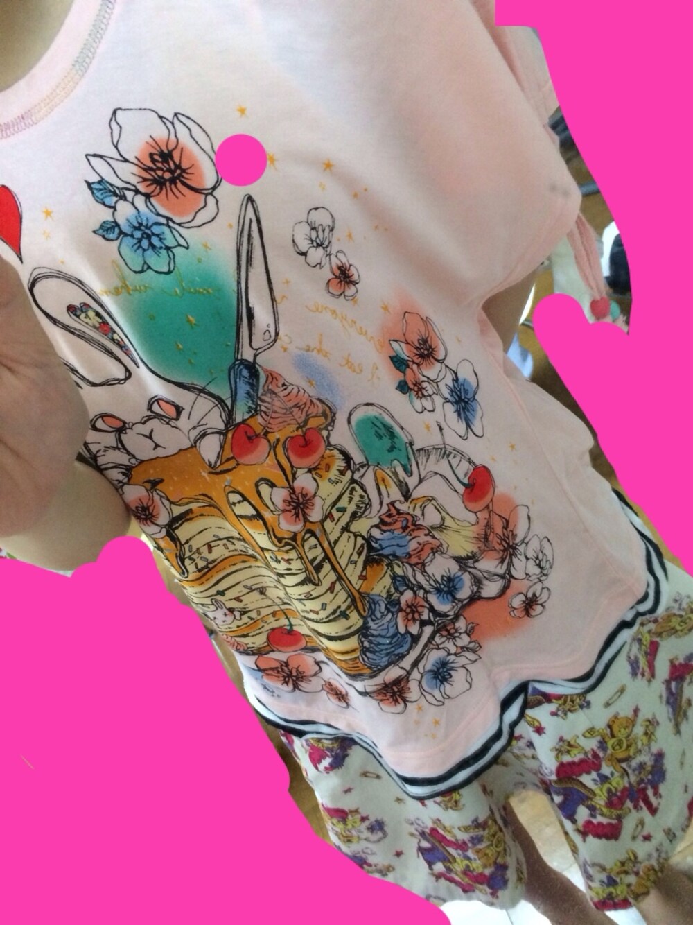 「ScoLarのアイテム（Tシャツ/カットソー、ピンク系）」を使った、おふみんさん（レディース・158cm）の秋コーディネートの1枚目の写真