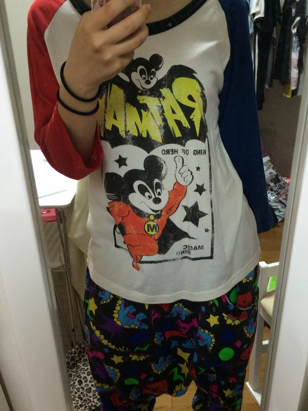 「SPINNSのアイテム（Tシャツ/カットソー、その他）」を使った、おふみんさん（レディース・158cm）の秋コーディネートの1枚目の写真