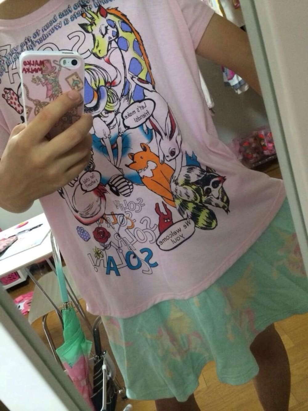 「ScoLarのアイテム（Tシャツ/カットソー、ピンク系）」を使った、おふみんさん（レディース・158cm）の秋コーディネートの1枚目の写真