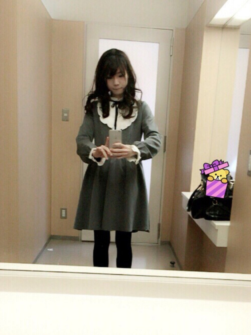 「Vivienne Westwood、襟付きワンピース、グレー、原宿、NADIA」｜「NADIAのアイテム（ワンピース、グレー系）」を使った、ROCOさん（レディース・158cm）の冬コーディネートの1枚目の写真