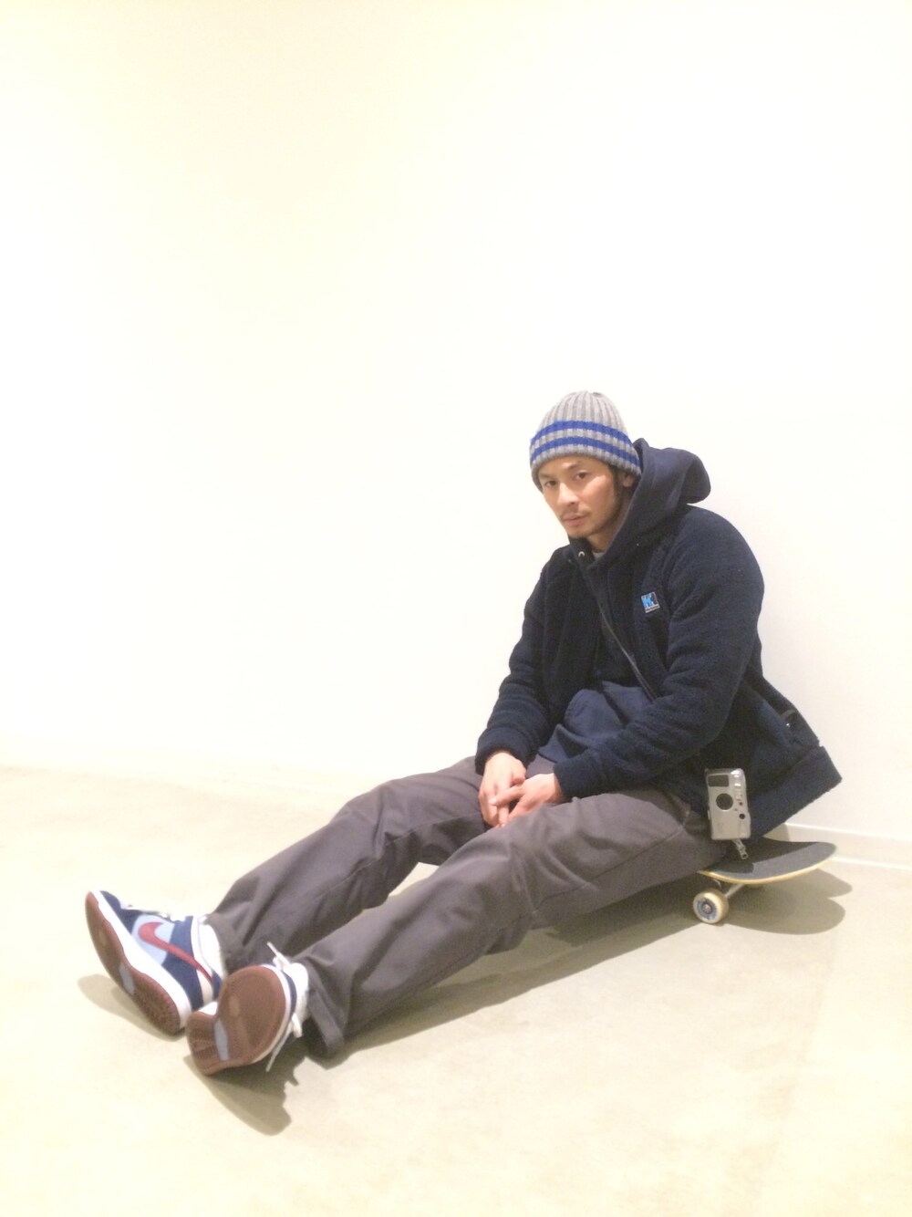「フリース、ネイビー、ネイビー×グレー、スケートスタイル、ナイキ、シュプリーム、supreme」｜「NIKE SBのFTC DUNK SB（スニーカー、ブルー系）」を使った、junya_kasugaさん（メンズ・180cm）の冬コーディネートの1枚目の写真