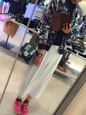 「アイテム（ボディバッグ/ウエストポーチ、ブルー系）」を使った、hiyokoさん（レディース・170cm）の春コーディネート