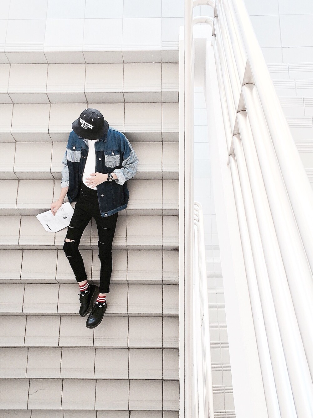 「WEARISTASG、wearsg、WEARBOOKエントリー、WEARISTAフリマ、ootd」｜「Dr. Martensのアイテム（ブーツ、ブラック系）」を使った、Ah Kooさん（メンズ・178cm）の春コーディネートの1枚目の写真