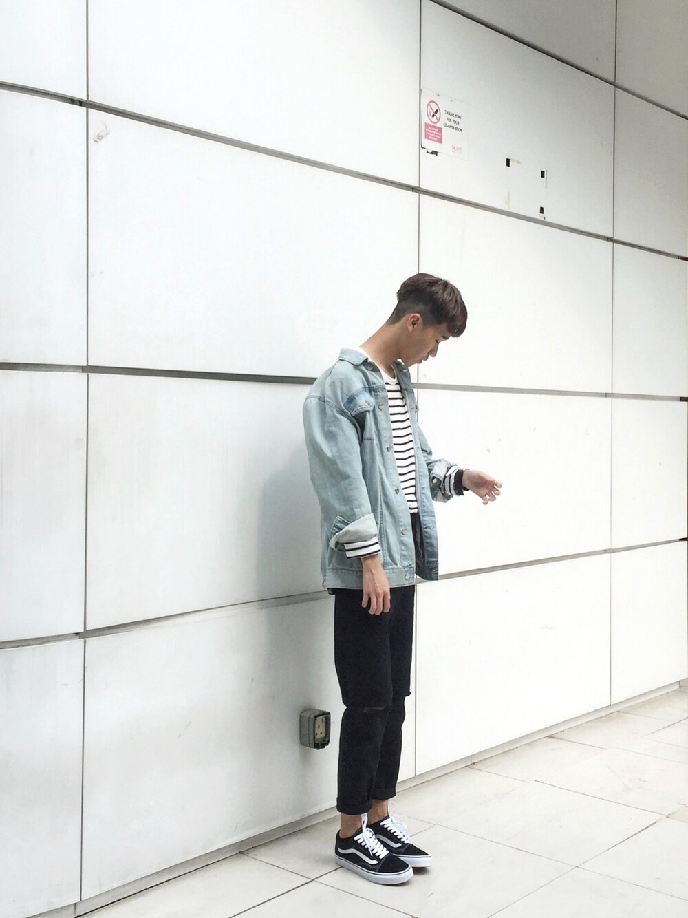 「Zalora、ootd、WEARBOOKエントリー、wearsg、ZaloraxWear、zalorasg」｜「IZZUEのアイテム（デニムジャケット、ブルー系）」を使った、Ah Kooさん（メンズ・178cm）の春コーディネートの1枚目の写真