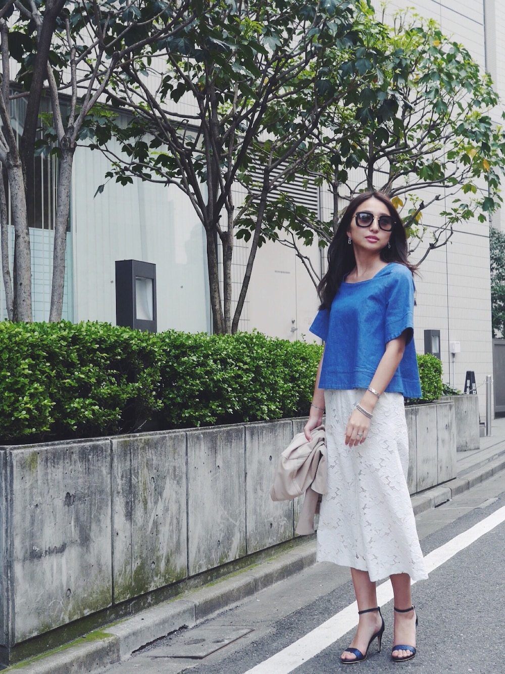【涼やか×軽やか】Miu Miu サングラス 夏コーデ 大人カジュアル miu miuのサングラスを使った人気ファッションコーディネート