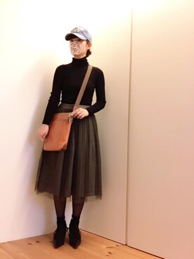 「黒タートルネック」｜「アイテム（キャップ）」を使った、mikamoさん（レディース・158cm）の冬コーディネート