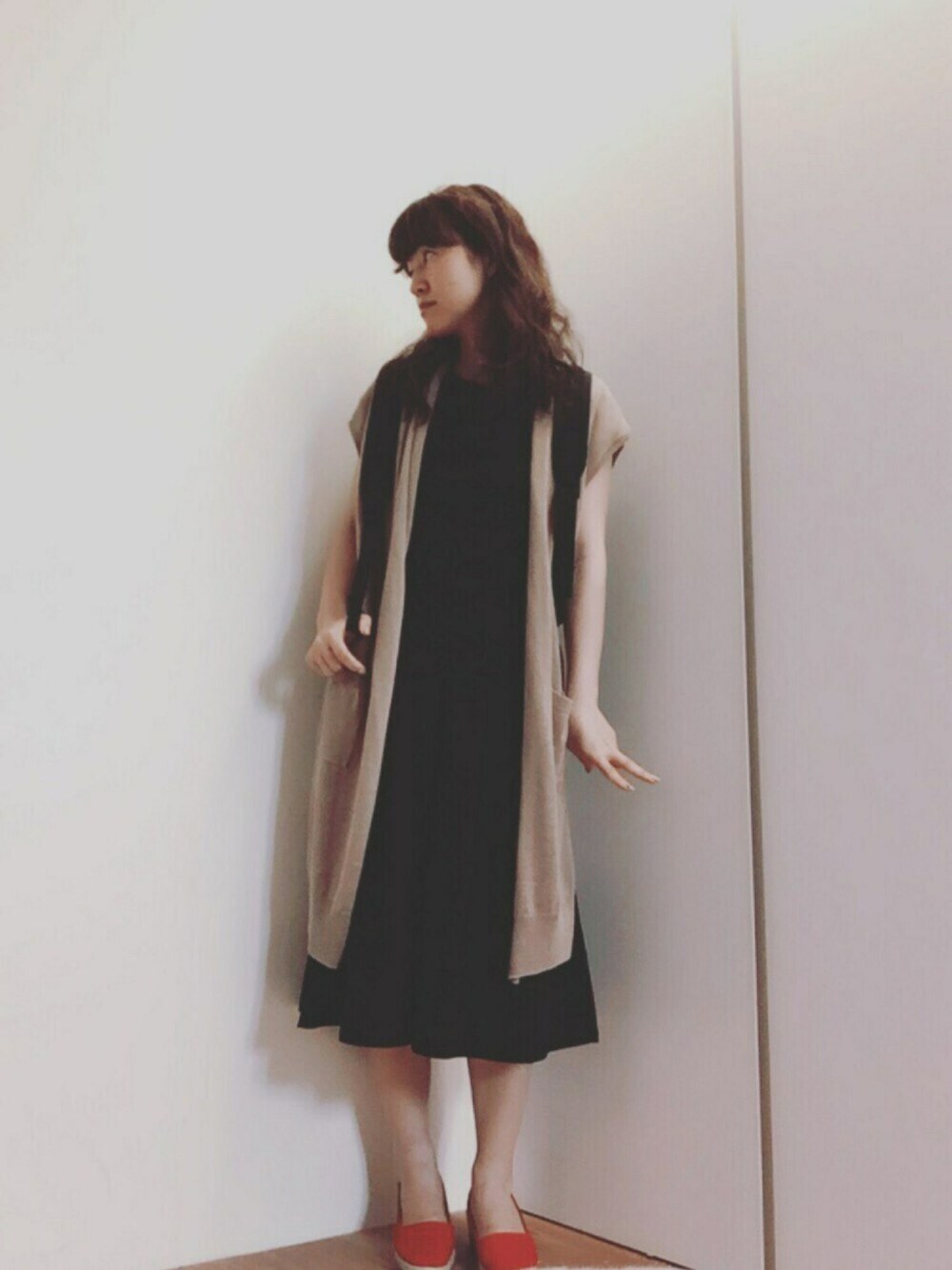 「ラブ＆ピース2016、LOVE&PEACEproject、秋のコーデ、大人カジュアル、カジュアル、GU、Doシンプル部、ootd」｜「GLOBAL WORKのレーヨンリネンロングジレ/709291（カーディガン/ボレロ、ベージュ系）」を使った、mikamoさん（レディース・158cm）の秋コーディネートの1枚目の写真