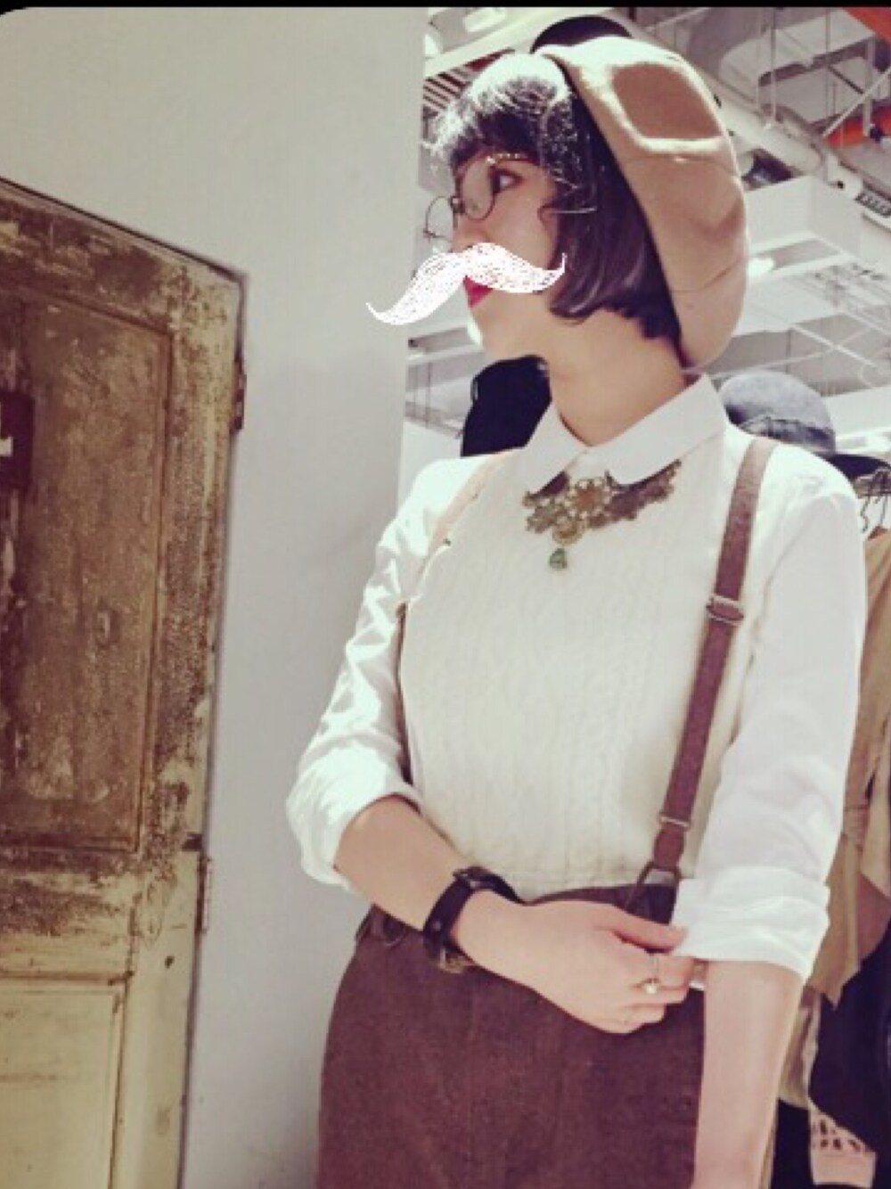 「initialのアイテム（シャツ/ブラウス、ホワイト系）」を使った、ダダPandaさん（レディース・163cm）の秋コーディネートの1枚目の写真