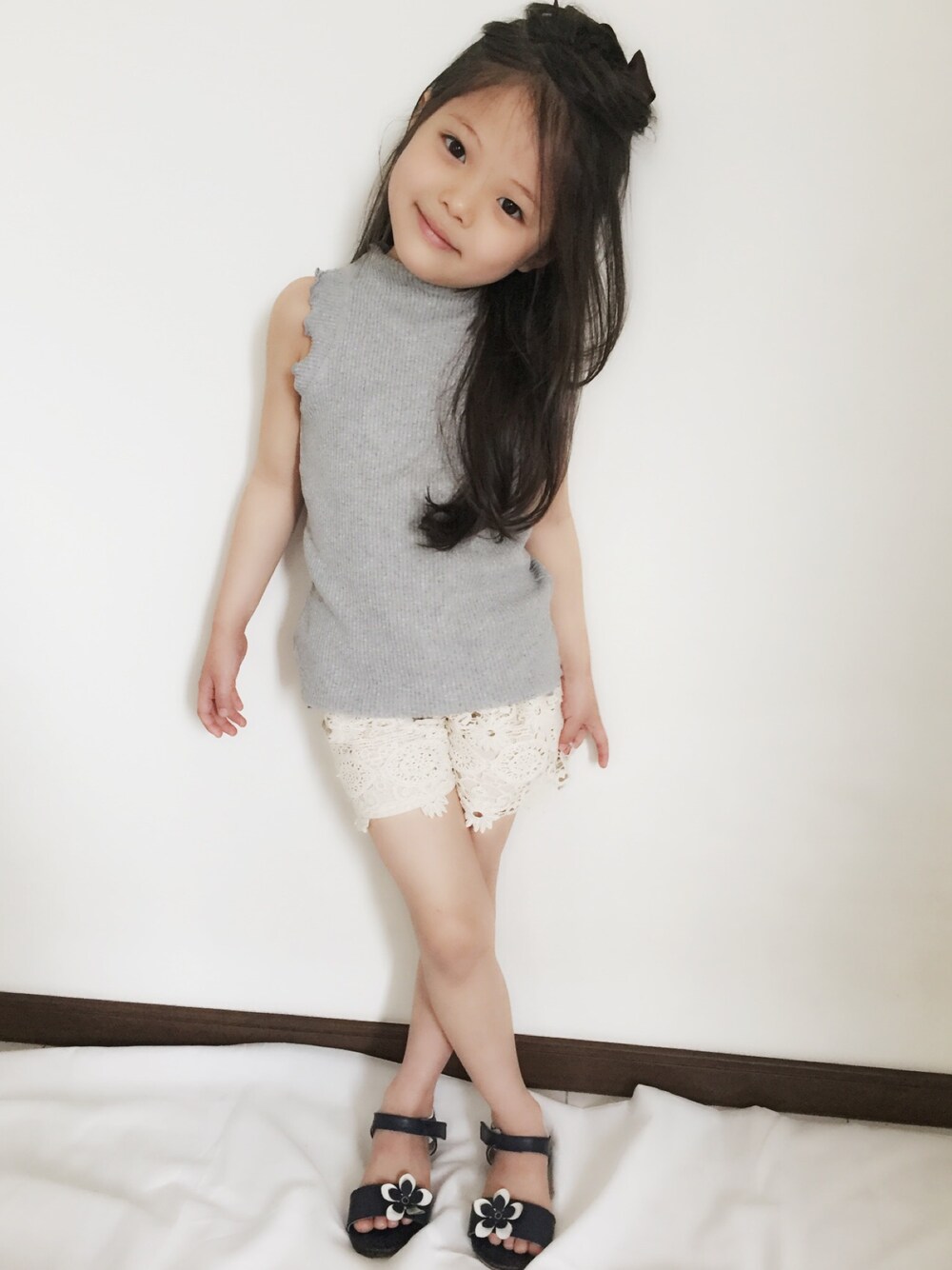「コットンレース、おんなのこ」｜「Import & Selectのアイテム（サンダル、ブルー系）」を使った、yukiiiさん（キッズ・110cm）の夏コーディネートの1枚目の写真