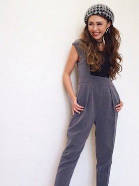 「DURAS（デュラス）のアイテム（オールインワン・サロペット）」を使った、tomoko   arimaさん（レディース・158cm）の秋コーディネート