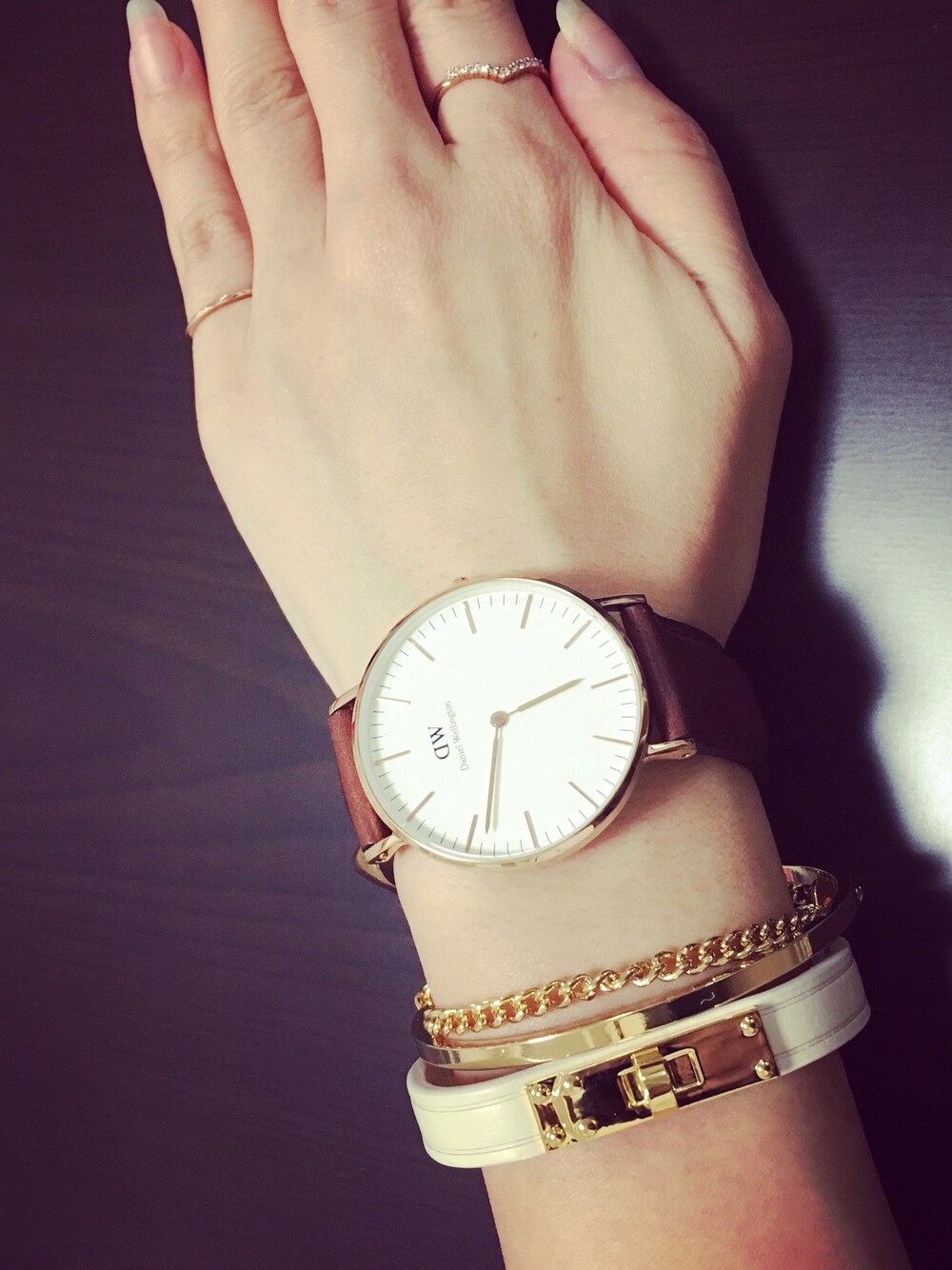 「Daniel Wellington、ChaiKim、コラボ」｜「Daniel WellingtonのDaniel Wellington 'Classic St. Mawes' Leather Strap Watch, 36mm（アナログ腕時計、ブラウン系）」を使った、shiiinoさん（レディース・154cm）の秋コーディネートの1枚目の写真