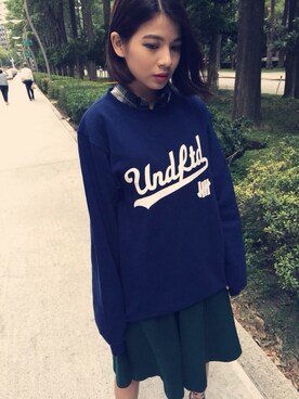 「UNDEFEATED （アンディフィーテッド）のアイテム（スウェット）」を使った、Nancy Chen さん（レディース・159cm）の秋コーディネート