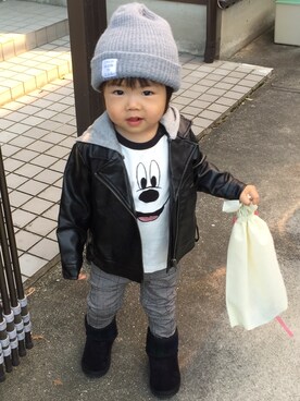 「GLOBAL WORK（グローバルワーク）のアイテム（ニットキャップ/ビーニー、グレー系）」を使った、TOJIさん（キッズ・90cm）の秋コーディネート