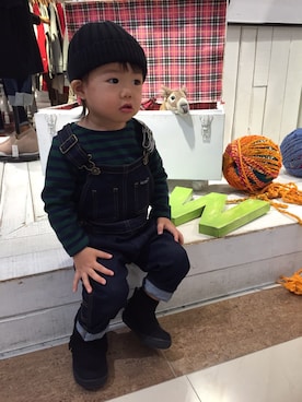 「しまむら（シマムラ）のアイテム（ニットキャップ/ビーニー、ブラック系）」を使った、TOJIさん（キッズ・90cm）の秋コーディネート