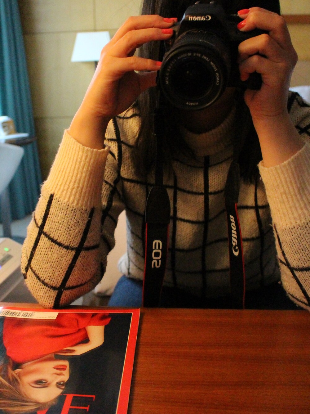 「カメラ、カメラ女子、camera」｜「I forgetのアイテム（トップス、ホワイト系）」を使った、ひいしゃんさん（レディース・163cm）の冬コーディネートの1枚目の写真
