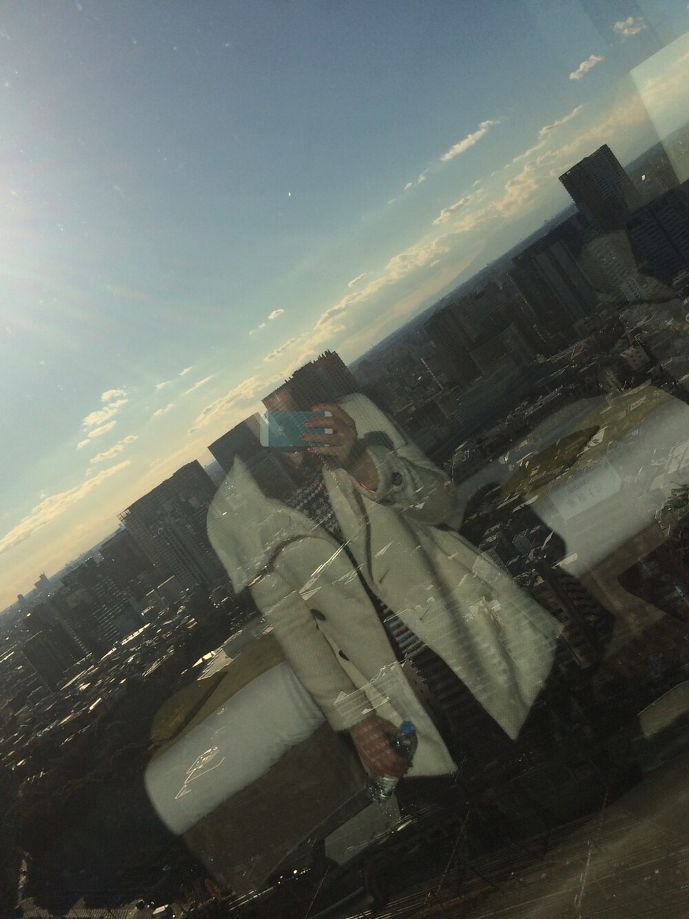 「HOTEL」｜「H&Mのアイテム（ニット/セーター、ブラック系）」を使った、ひいしゃんさん（レディース・163cm）の冬コーディネートの1枚目の写真