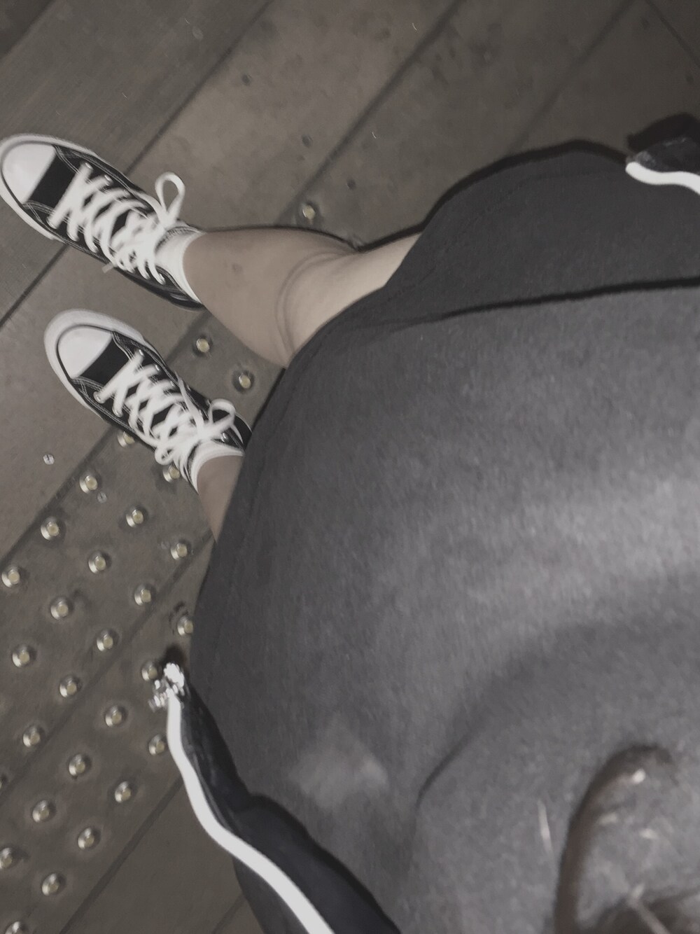 「ブラック、ブラックコーデ、black、converse、NIKE」｜「CONVERSEのconverse コンバース ALL STAR HI オールスター ハイ 3206 BLACK(US)（スニーカー、ブラック系）」を使った、minamiさん（レディース・153cm）の秋コーディネートの1枚目の写真