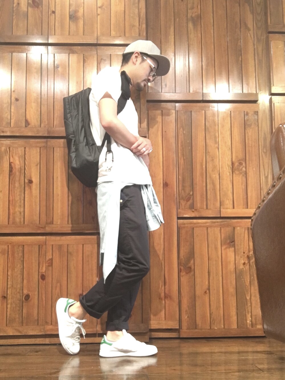「夏、カジュアル、Tシャツ、スニーカー、めがね、キャップ」｜「adidasのアイテム（スニーカー、ホワイト系）」を使った、kimi さん（メンズ・179cm）の夏コーディネートの1枚目の写真